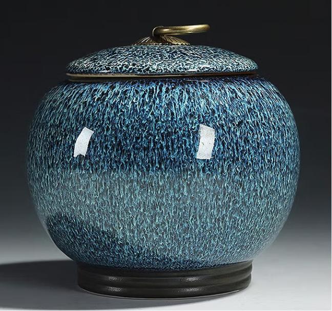 Collectible Ceramic Urns 003